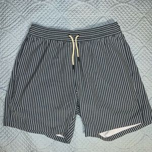 EUC Mens fair harbor swim trunks. The Bayberry Trunk.